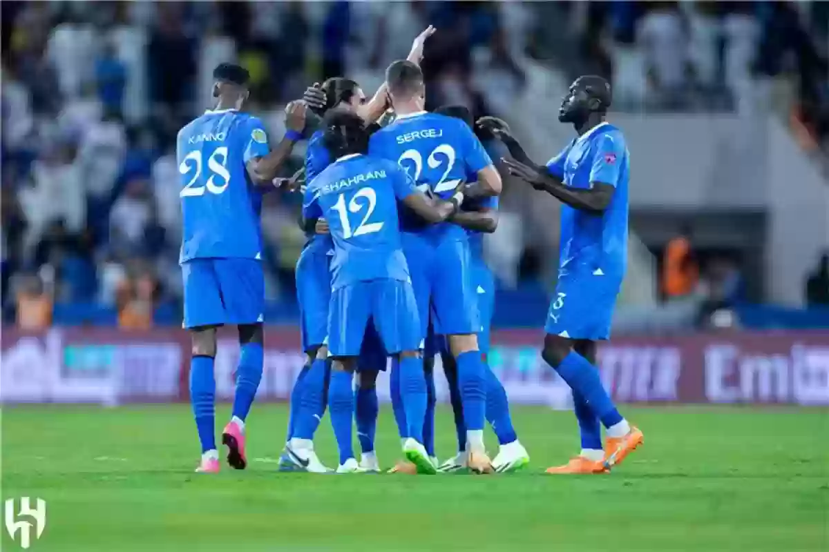 العصيمي يفجرها حول نجم الهلال السعودي