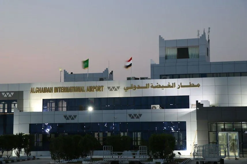 قوات درع الوطن تتولى تأمين مطار الغيضة الدولي في المهرة