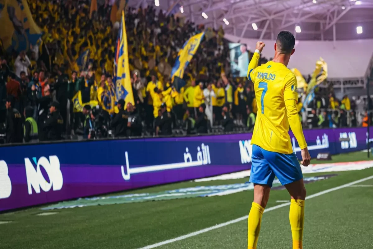 تسريبات صادمة من مدرج النصر.. مفاوضات غير متوقعة بين رونالدو والهلال قبل مباراة السوبر