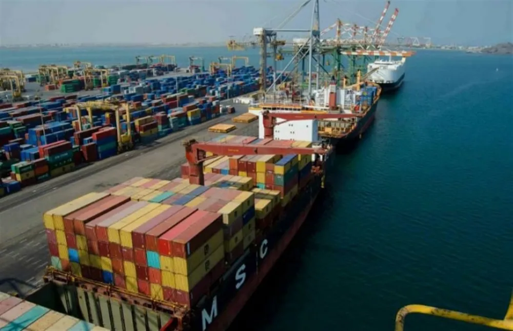 هل أوقفت السعودية تصاريح دخول السفن إلى ميناء عدن؟