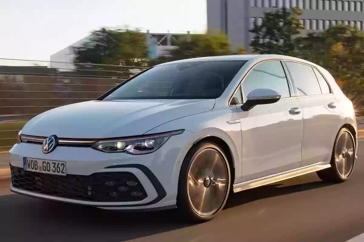 متعة الأمان والترفيه!! سعر ومواصفات سيارة Volkswagen Golf في المملكة