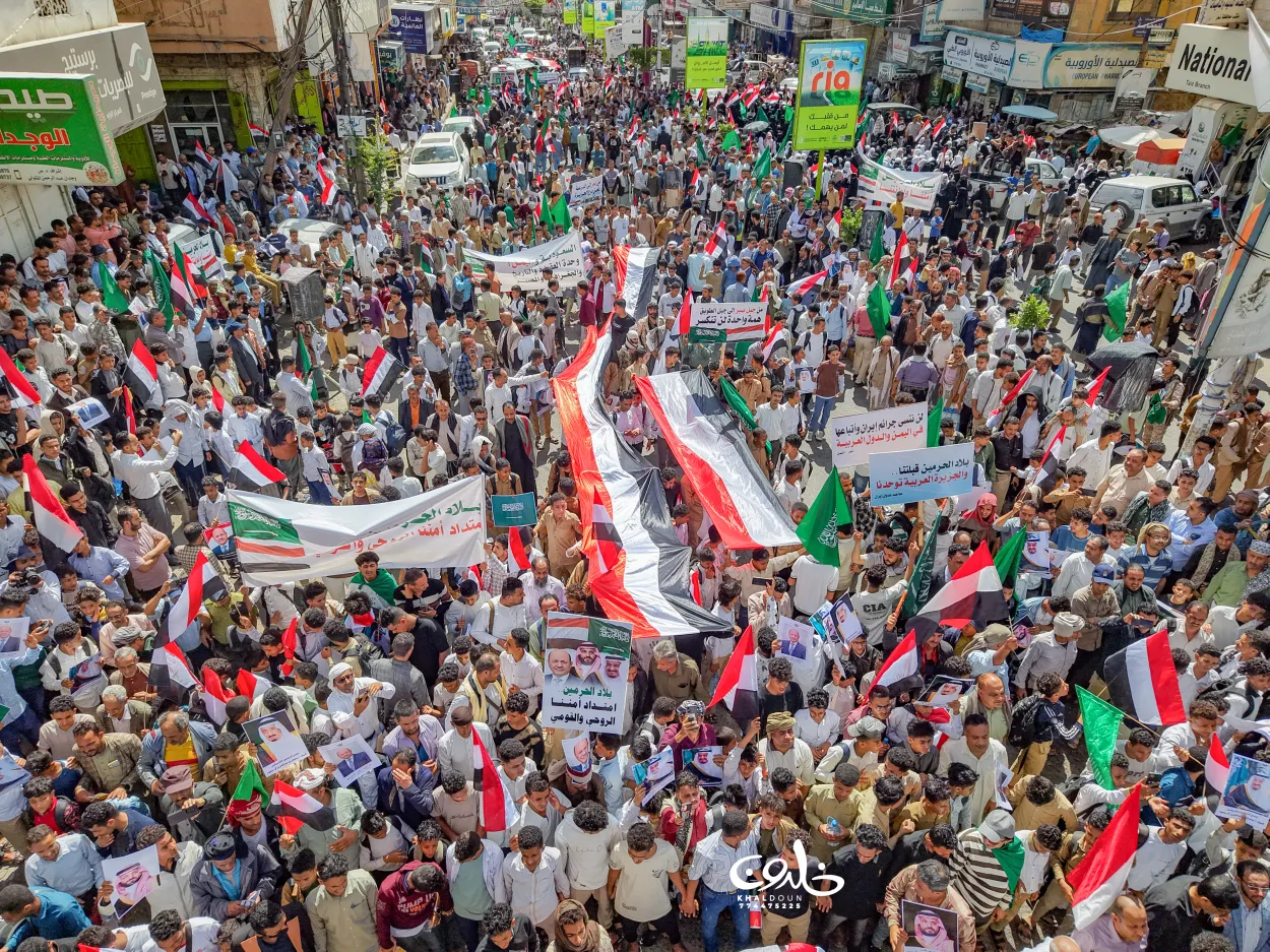 موقف رجال.. إشادة يمنية بحشود تعز المنتصرة للمملكة والعرب ضد اعتداءات إيران.. كيف تفاعل السعوديون؟ 